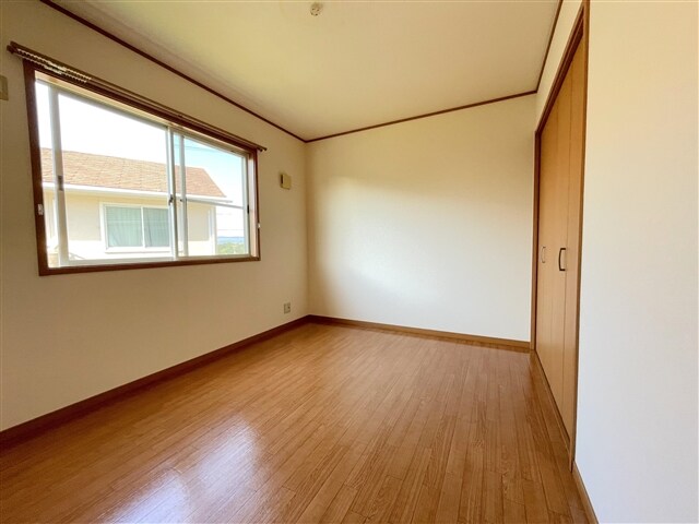 物件内観写真11　(洋室)