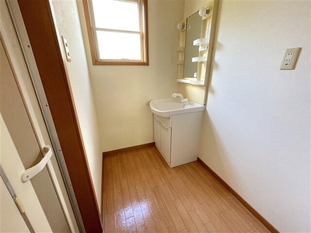 物件内観写真15　(洗面所)