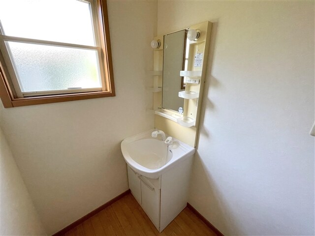 物件内観写真16　(洗面台)