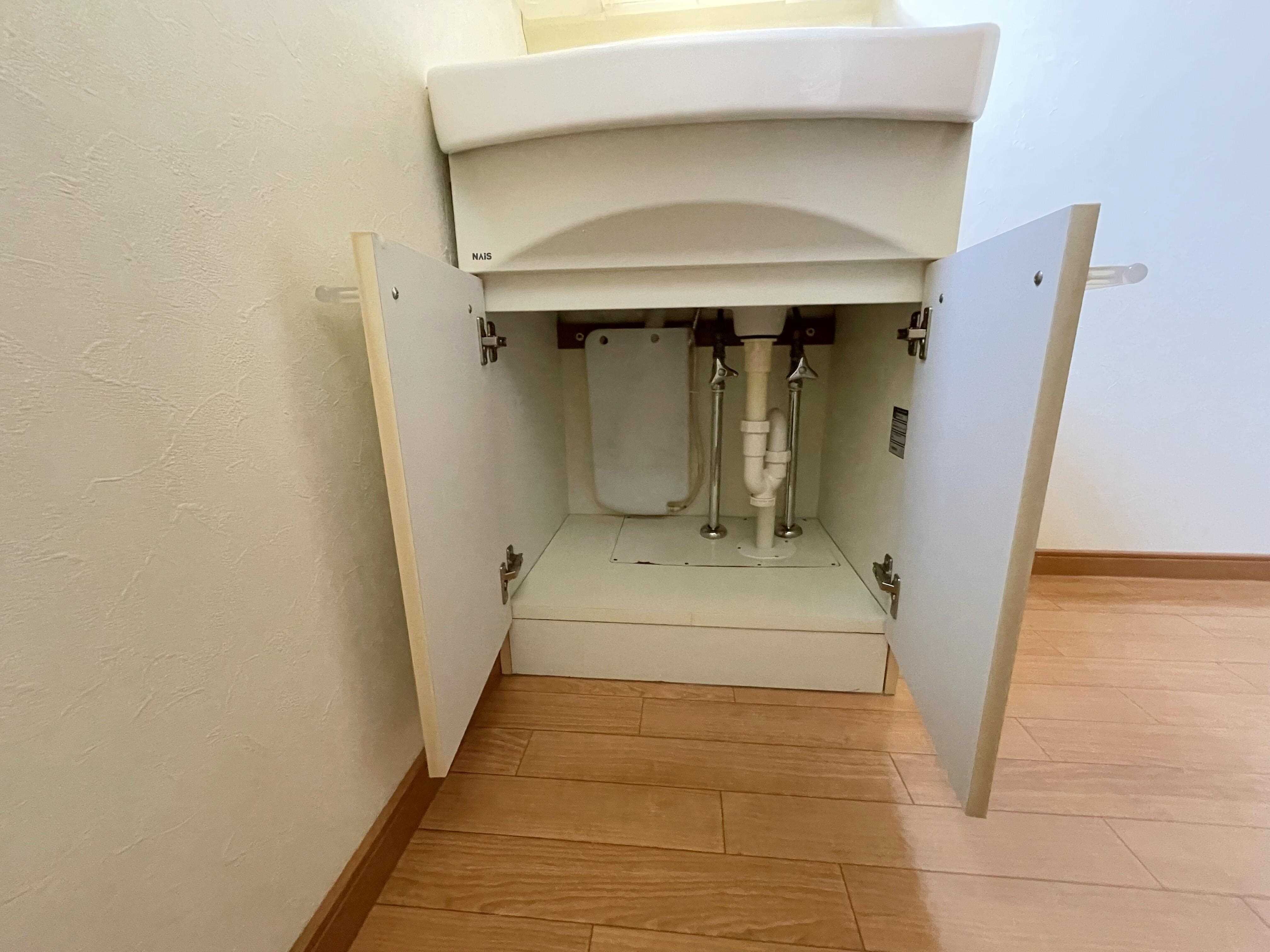 物件内観写真17　(洗面台収納)