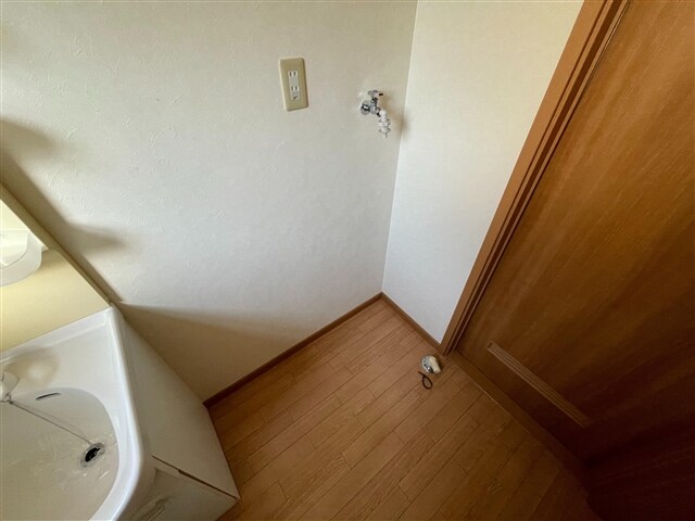 物件内観写真18　(洗濯機置場)