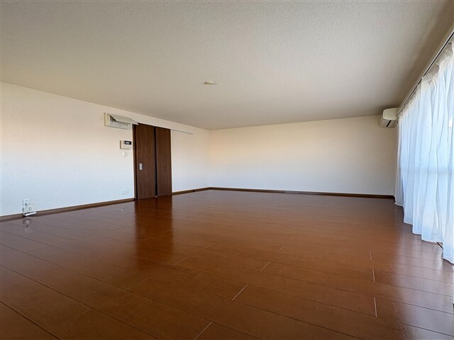 物件内観写真6　(リビング)