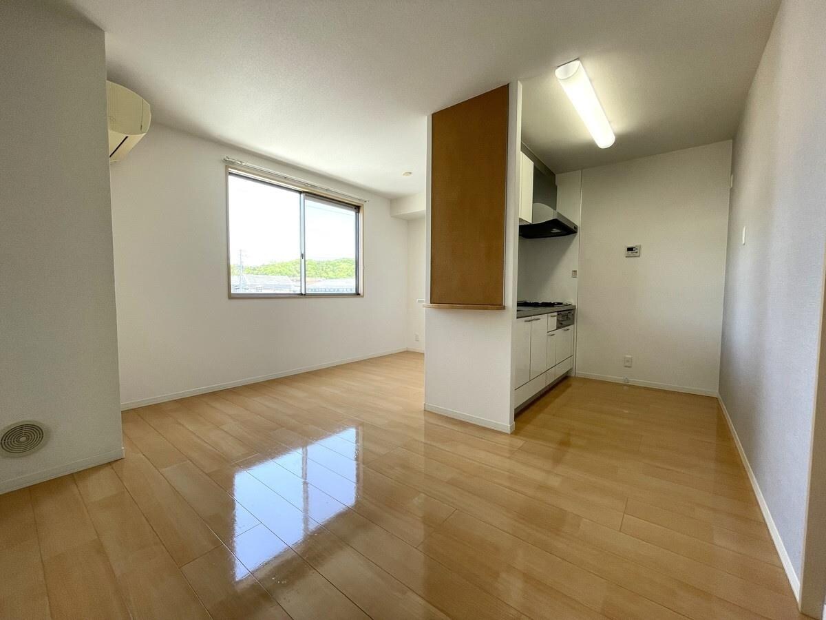 物件内観写真6　(リビング)