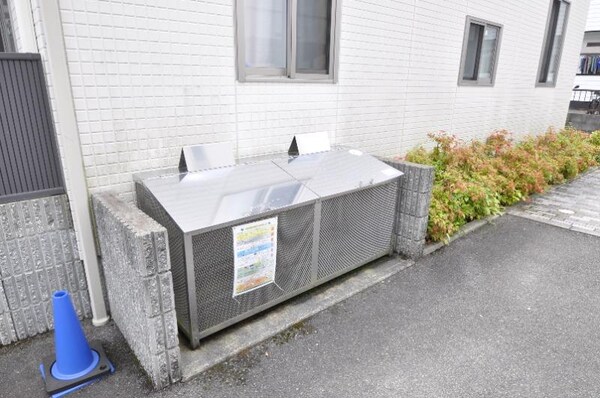 外観(敷地内ごみステーション)