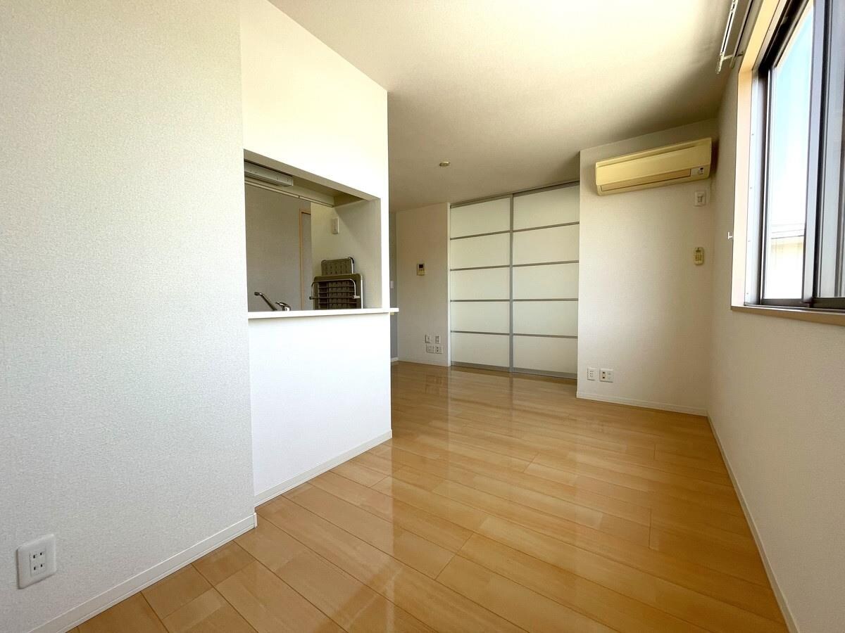 物件内観写真7　(リビング)