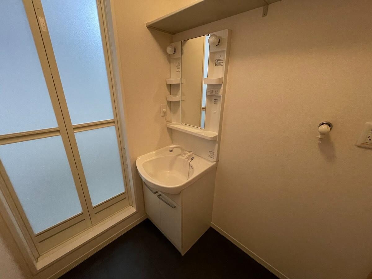 物件内観写真14　(洗面台)