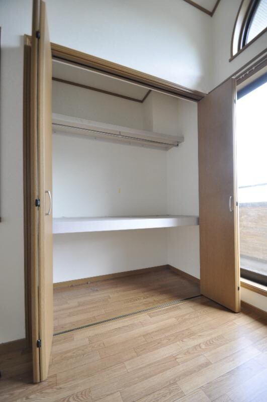 物件内観写真12　(洋室6.7帖　収納)