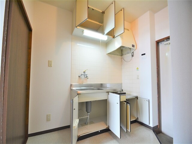 物件内観写真9　(キッチン収納)