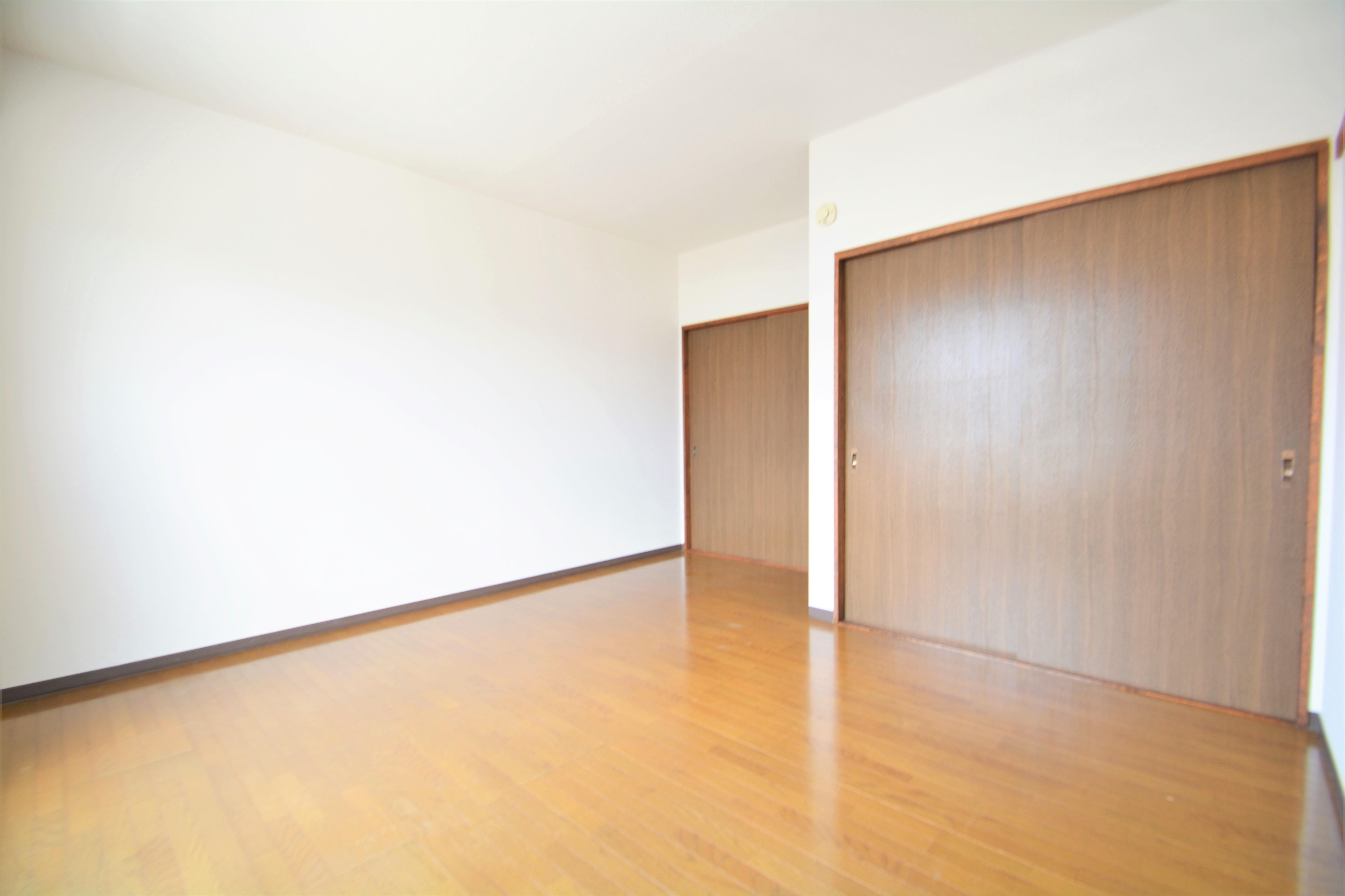 物件内観写真11　(洋室9帖)