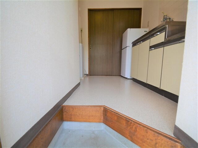 物件内観写真5　(玄関)