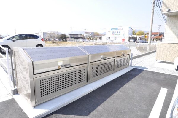 外観(敷地内ゴミステーション)