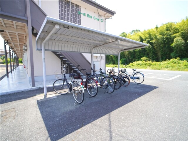物件外観写真3　(駐輪場)