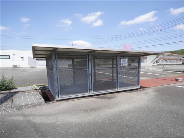 外観(敷地内ゴミステーション)