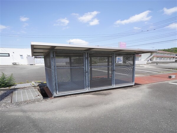 外観(敷地内ゴミステーション)