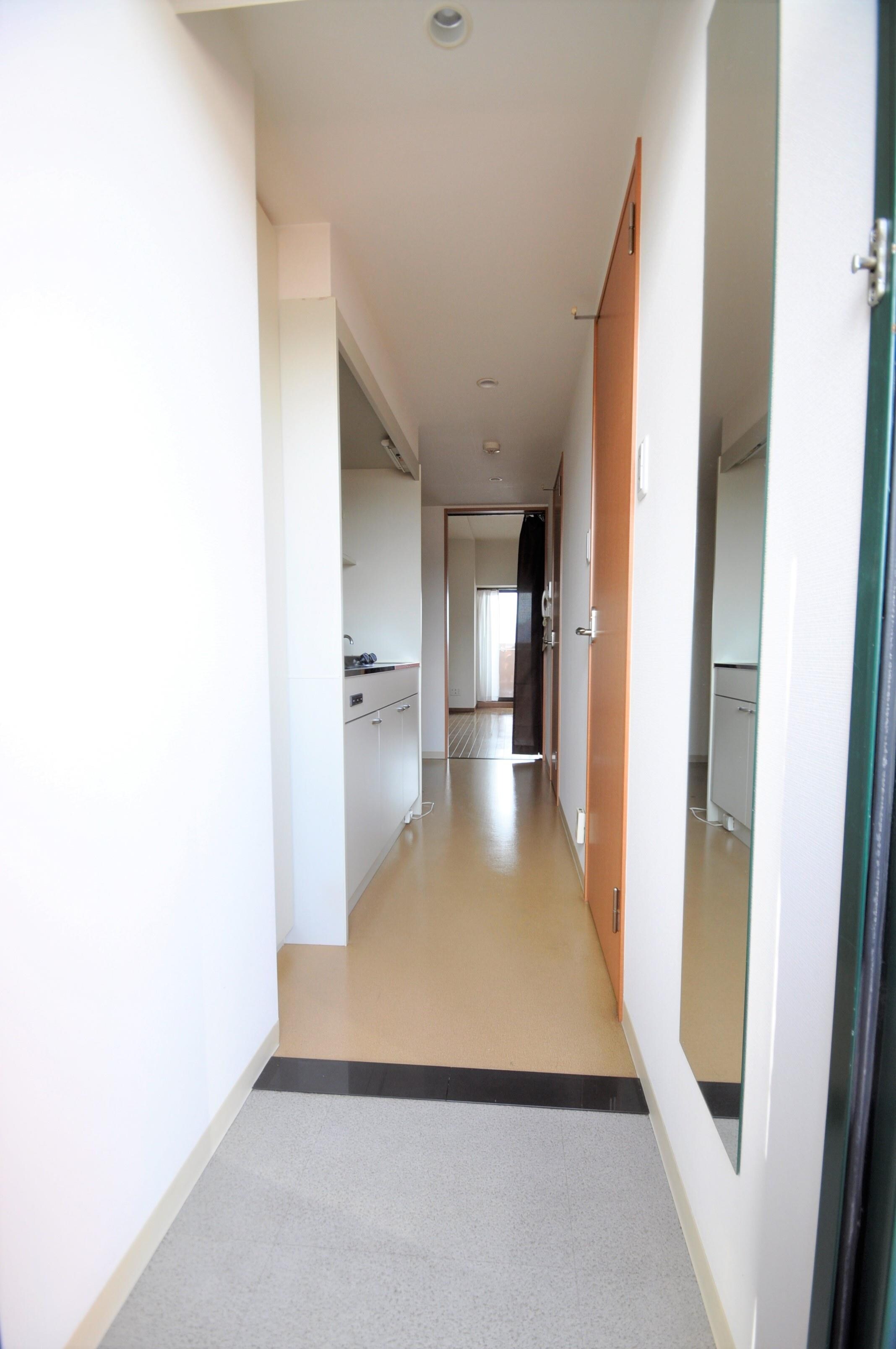 物件内観写真6　(玄関)