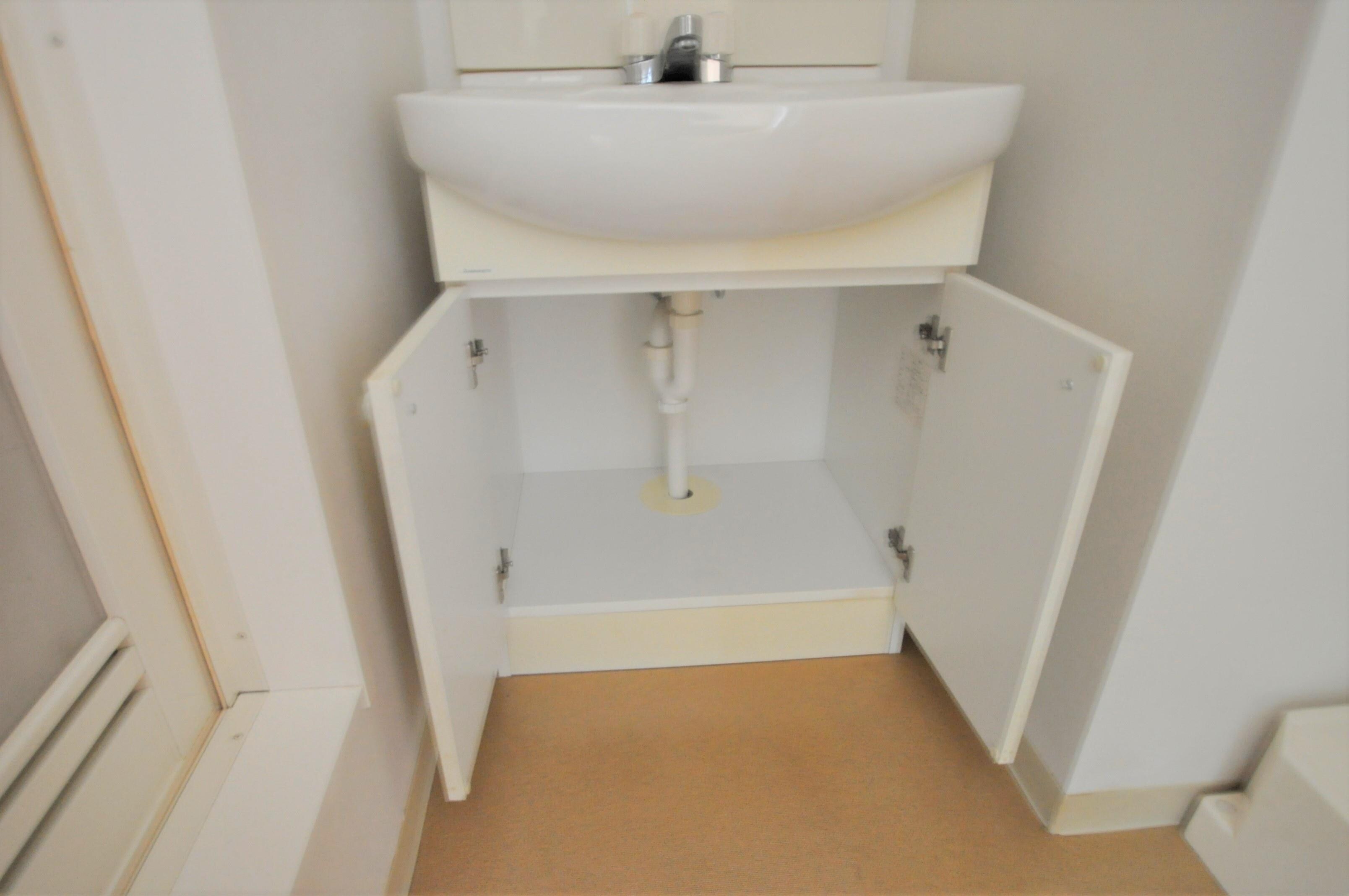 物件内観写真16　(洗面台下収納)