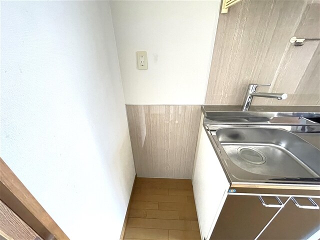 物件内観写真8　(冷蔵庫置場)