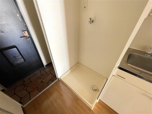 物件内観写真16　(洗濯機置場)