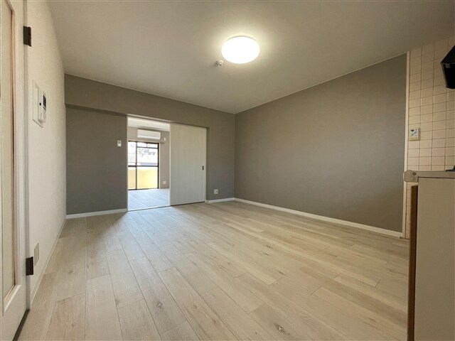 物件内観写真6　(リビング)