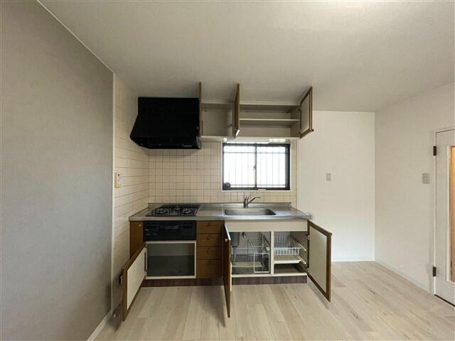 物件内観写真10　(キッチン収納)