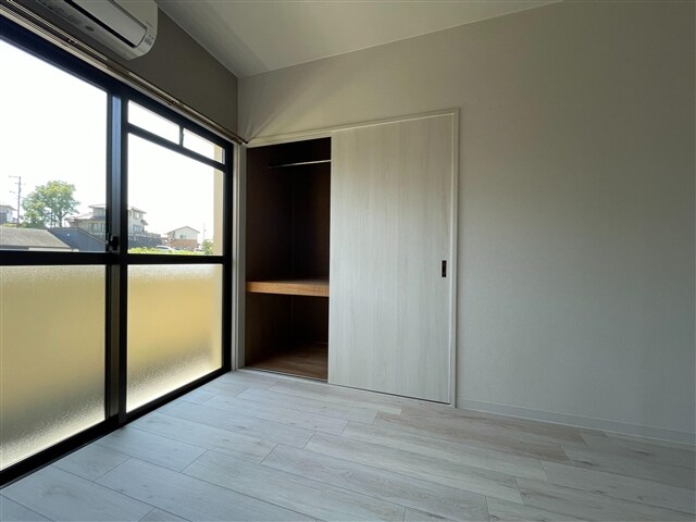 物件内観写真14　(収納（居室2）)