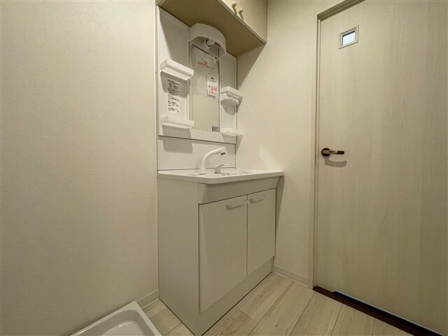 物件内観写真15　(洗面台)