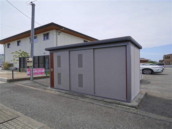 外観(敷地内ゴミステーション)
