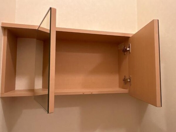 居室(トイレ収納)