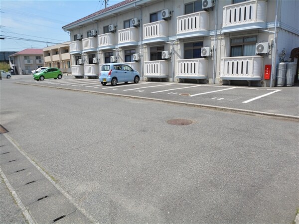 外観(駐車場)