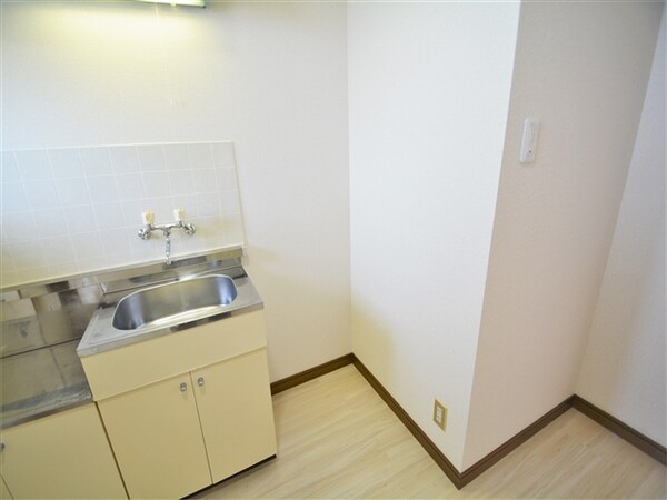 居室(冷蔵庫置場)