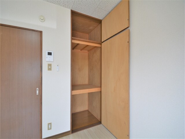 物件内観写真12　(クローゼット)