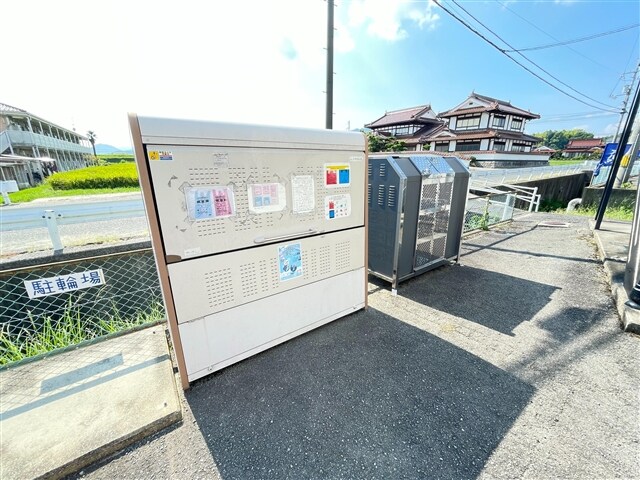 物件外観写真2　(ごみステーション)