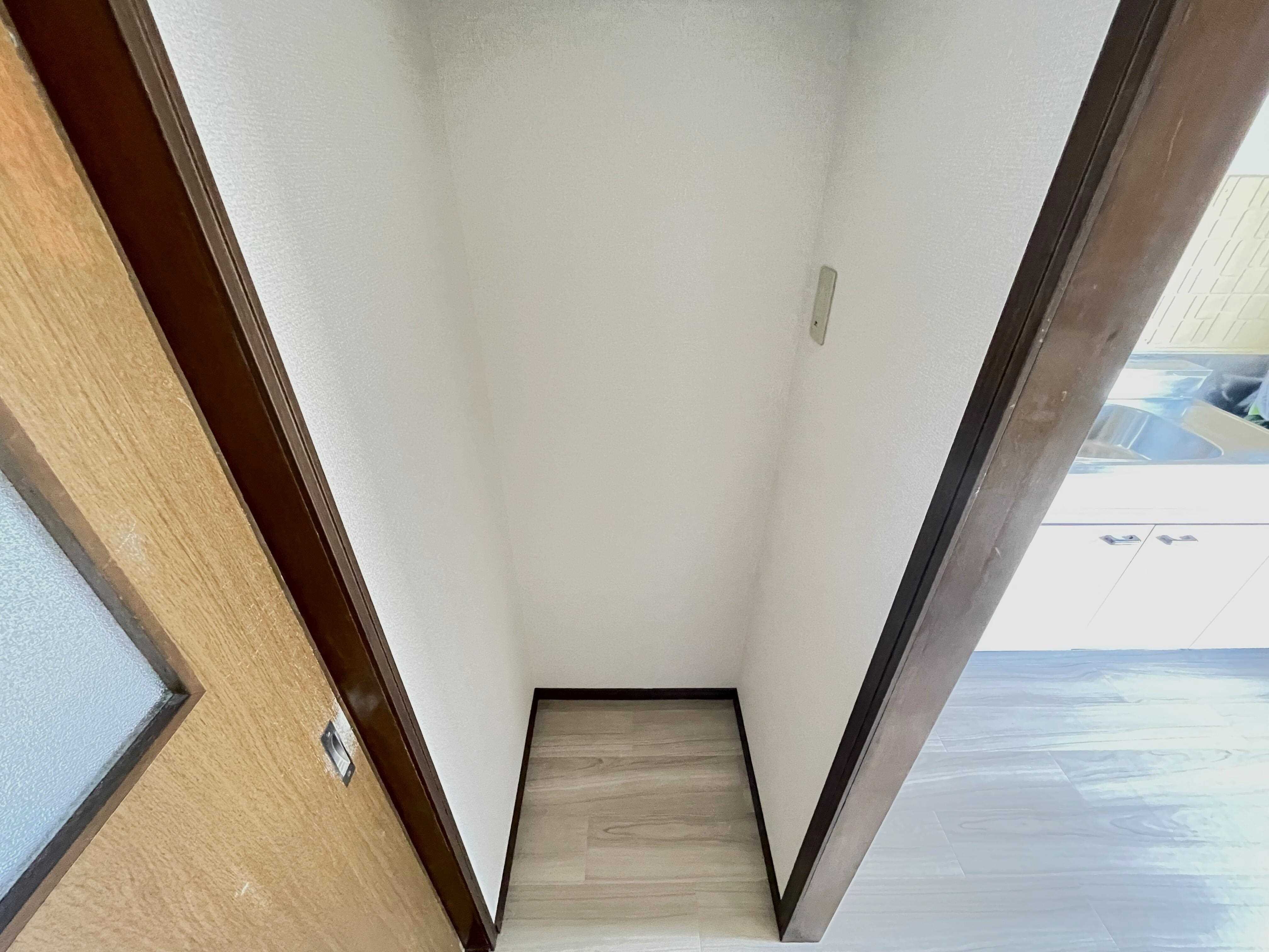 物件内観写真7　(冷蔵庫置場)