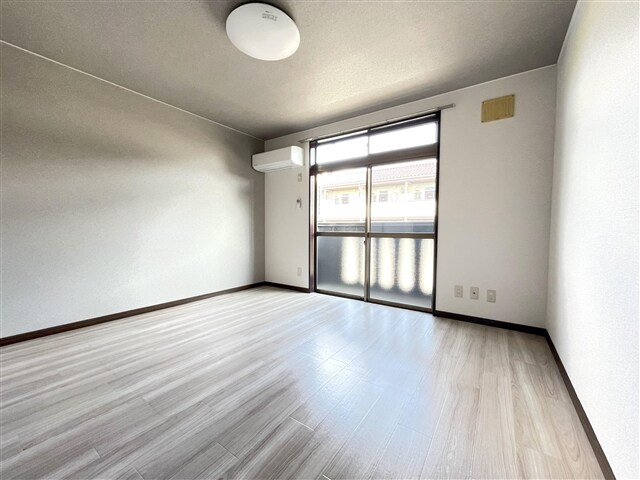 物件内観写真10　(居室)