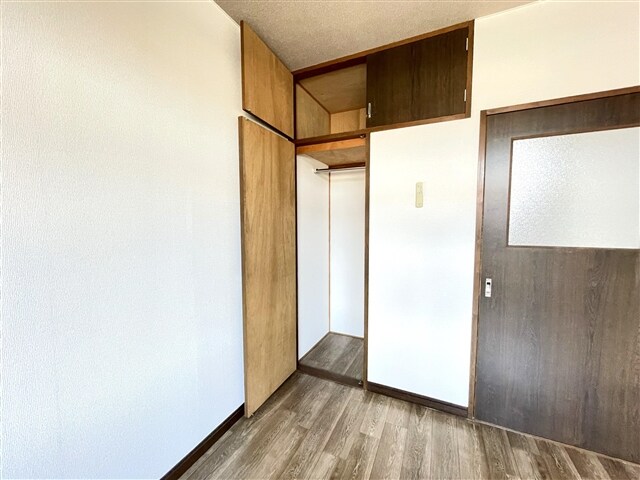 物件内観写真12　(居室収納)