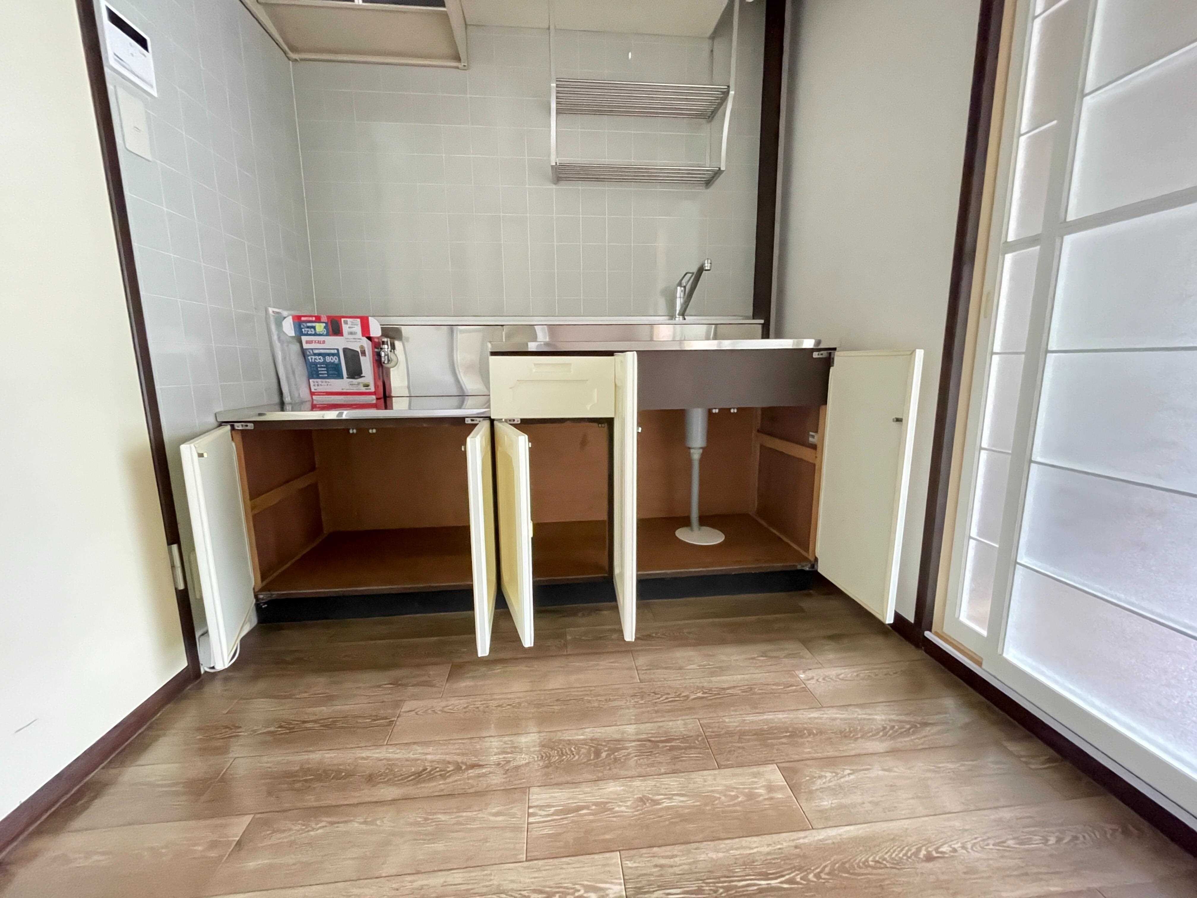 物件内観写真8　(キッチン収納)