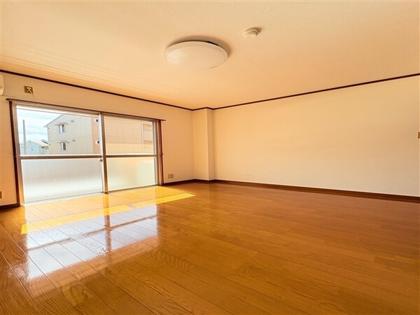 居室(8帖)