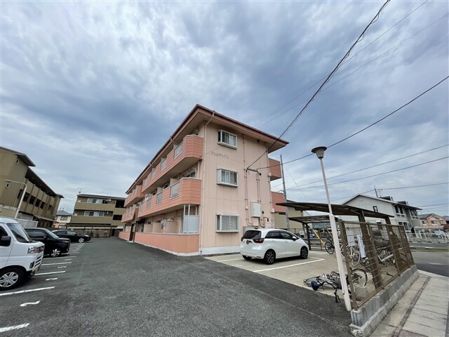 物件外観写真4　(駐車場)