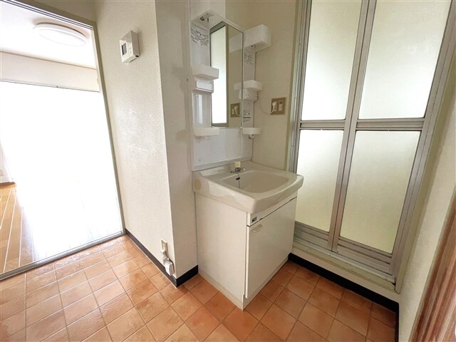 物件内観写真14　(独立洗面台)