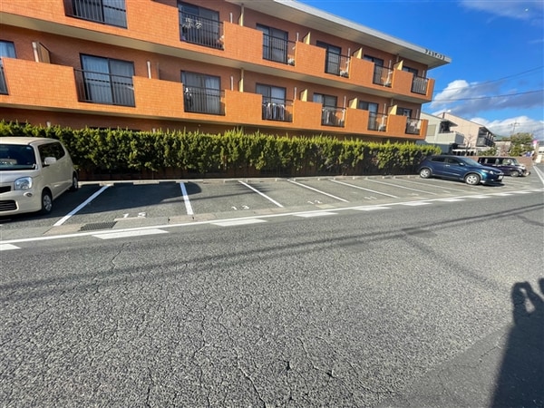 外観(敷地内駐車場)