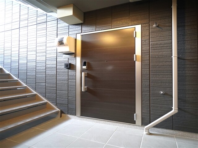 物件内観写真5　(玄関)