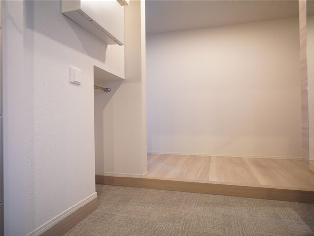 物件内観写真6　(玄関ホール)