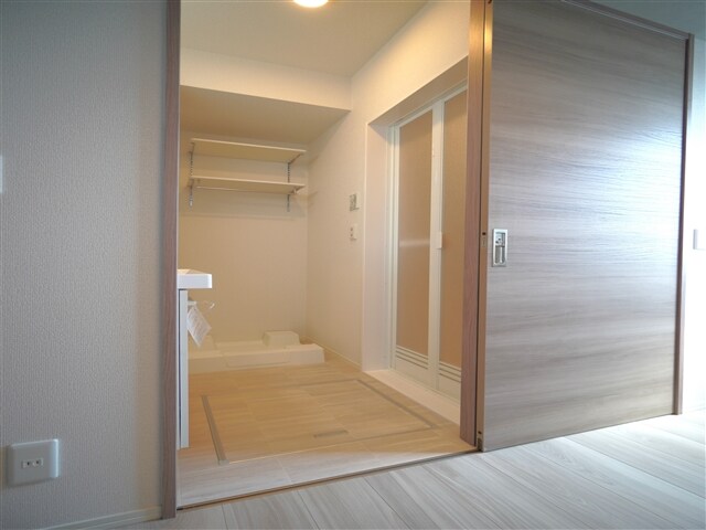 物件内観写真15　(洗面脱衣所)