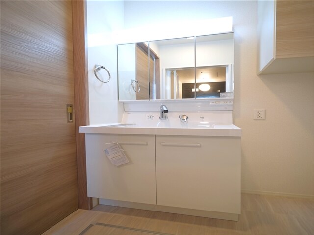 物件内観写真16　(洗面台)
