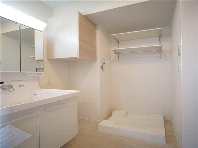 物件内観写真18　(洗濯機置場)