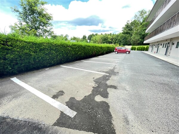 外観(敷地内駐車場)