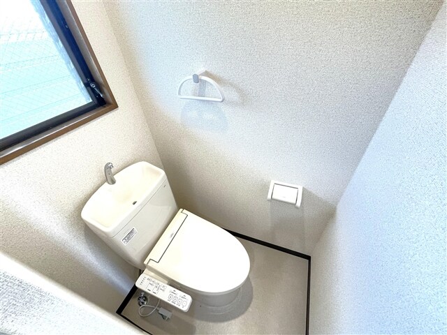 物件内観写真15　(トイレ)