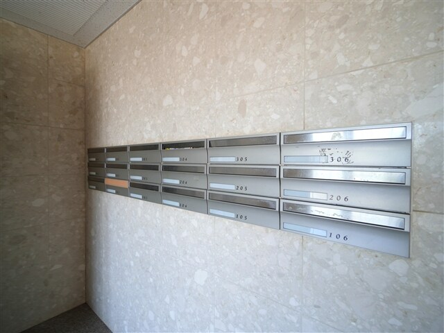 物件外観写真4　(集合ポスト)