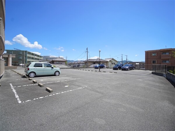 外観(駐車場)