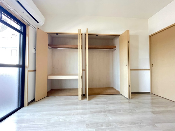 居室(収納スペース（モデルルーム・反転）)